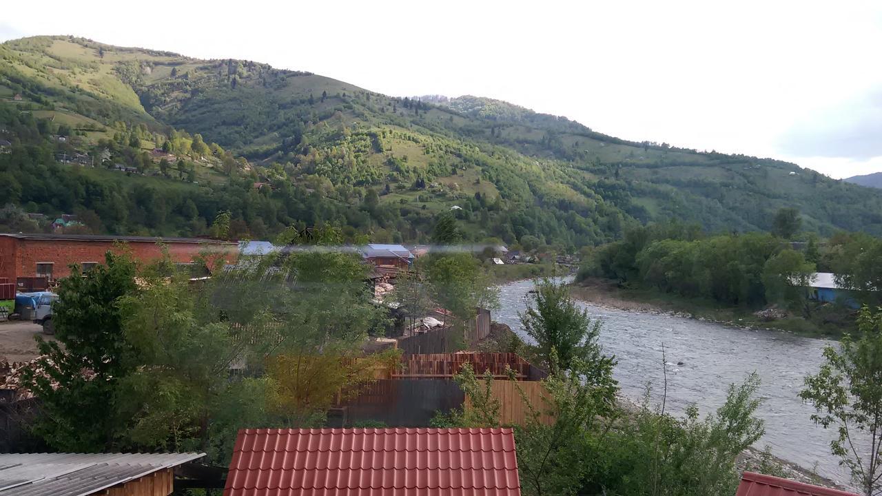 Dream Hostel Carpathians Рахив Екстериор снимка